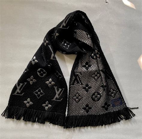 sciarpa lana e seta louis vuitton nedro|Foulard Louis Vuitton da donna .